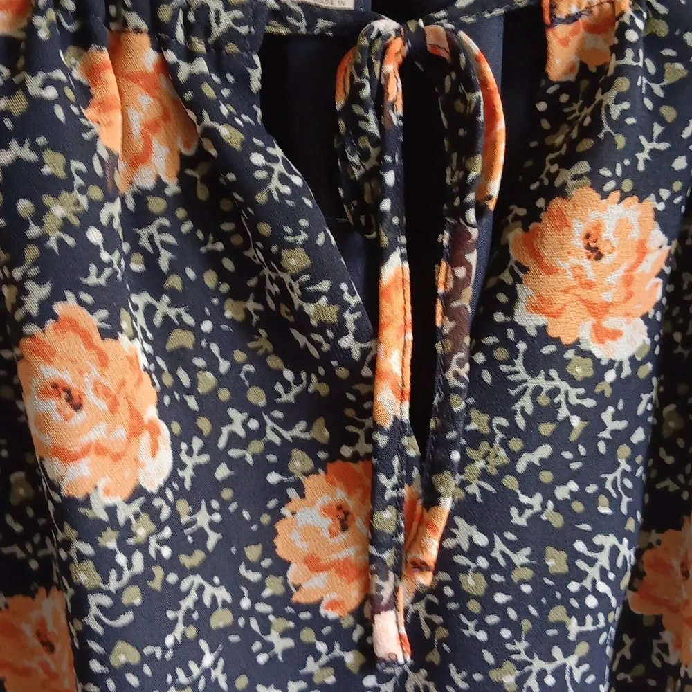 LOFT DRESS - Picture 3 of 5